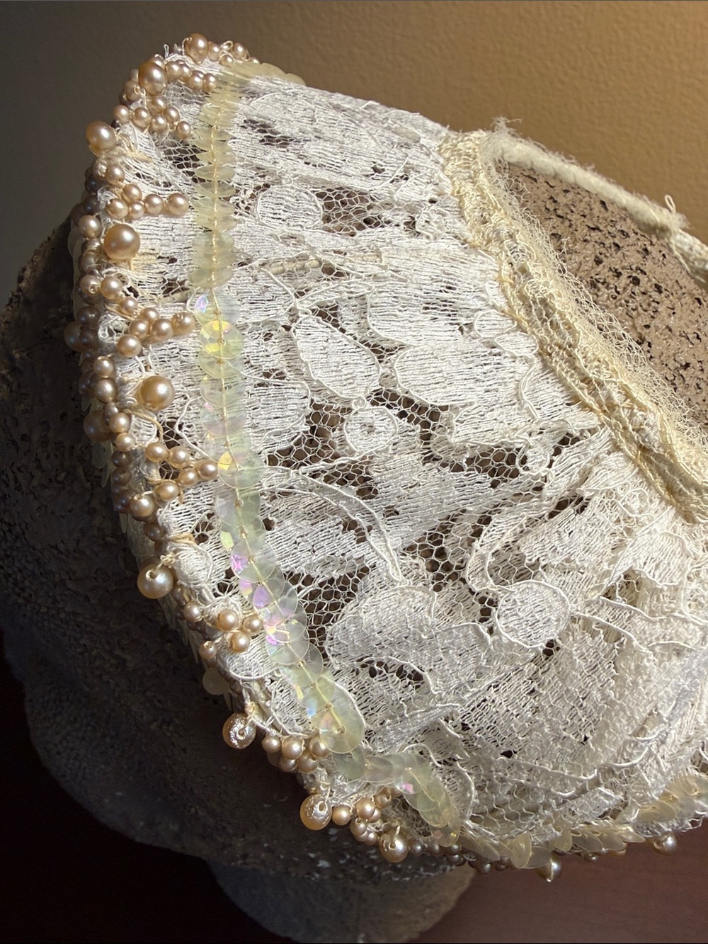 50’s Ivory Lace Bridal Headband with Faux Pearls & Sequins - Picture 3 of 13